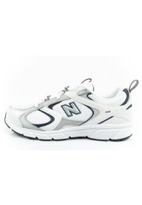 Buty lekkie wygodne białe sportowe sneakersy męskie New Balance. Kolor: biały, szary, wielokolorowy. Materiał: syntetyk. Szerokość cholewki: normalna