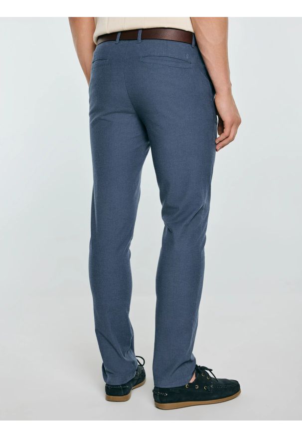 Big-Star - Spodnie męskie chinosy niebieskie Erhati 401. Kolor: niebieski. Materiał: tkanina, len, materiał. Wzór: nadruk, haft. Sezon: wiosna, jesień, lato. Styl: klasyczny