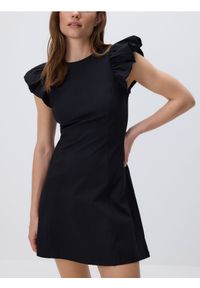 Reserved - Sukienka mini z falbanami - czarny. Kolor: czarny. Materiał: dzianina. Wzór: gładki. Typ sukienki: proste. Długość: mini #1