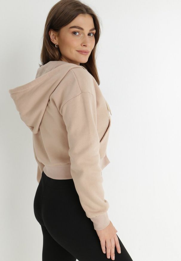 Born2be - Beżowa Bluza Zasuwana z Kapturem Albika. Typ kołnierza: kaptur. Kolor: beżowy. Materiał: polar, dzianina. Długość: krótkie. Wzór: gładki, jednolity