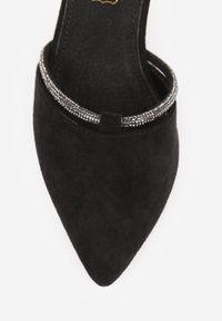 Renee - Czarne Eleganckie Czółenka Vices ze Skórzaną Wkładką i Cyrkoniami Sarirra. Okazja: na spotkanie biznesowe, na ślub cywilny, do pracy, na wesele. Zapięcie: sprzączka. Kolor: czarny. Materiał: skóra. Wzór: aplikacja. Obcas: na obcasie. Styl: elegancki. Wysokość obcasa: średni #9