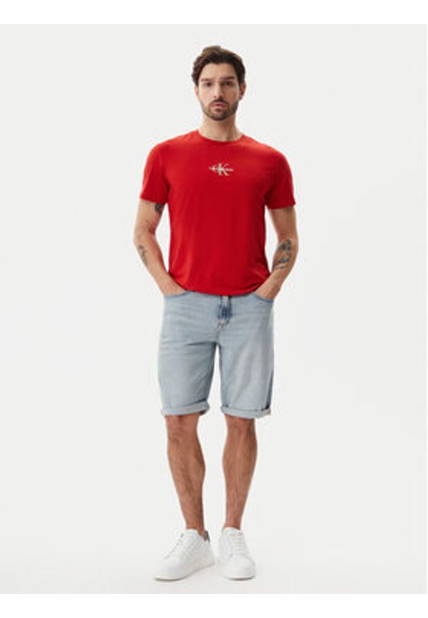Calvin Klein Jeans Szorty jeansowe J30J327193 Niebieski Slim Fit. Kolor: niebieski. Materiał: bawełna