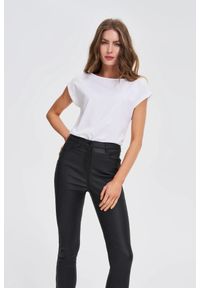 MOODO - T-shirt z bawełny biały. Kolor: biały. Materiał: bawełna