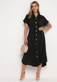 Born2be - Czarna Koszulowa Sukienka z Krótkim Rękawem Zapinana na Guziki z Materiałowym Paskiem Piantia. Okazja: na co dzień, na imprezę. Kolor: czarny. Materiał: materiał. Długość rękawa: krótki rękaw. Sezon: wiosna, lato. Typ sukienki: koszulowe. Styl: casual, elegancki #7