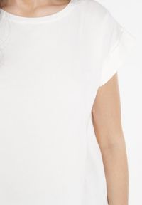 Born2be - Biały T-shirt Kisenia. Kolor: biały. Materiał: tkanina, materiał, bawełna. Długość: krótkie #4