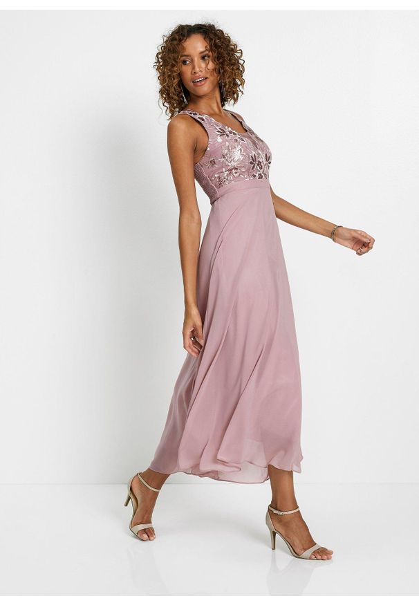 bonprix - Długa sukienka z aplikacją z cekinów. Typ kołnierza: dekolt gorset. Kolor: różowy. Materiał: szyfon. Wzór: aplikacja. Typ sukienki: gorsetowe. Styl: elegancki, wizytowy. Długość: maxi