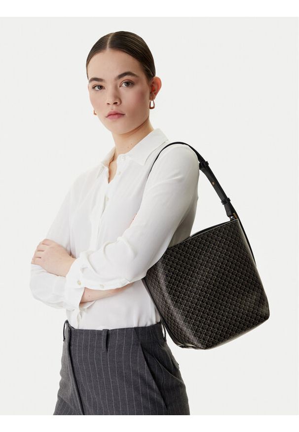 Calvin Klein Torebka Emblem Aop Medium Bucket LV04F3365G Czarny. Kolor: czarny. Materiał: skórzane