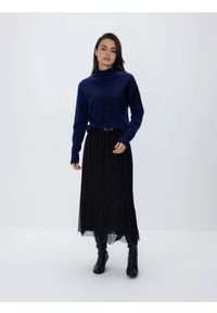 Reserved - Plisowana spódnica z paskiem - czarny. Kolor: czarny. Materiał: dzianina