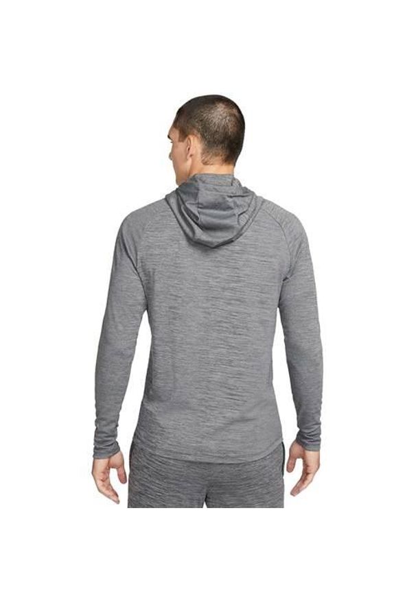 Bluza sportowa męska Nike DQ5051010. Typ kołnierza: kaptur. Kolor: szary. Sport: fitness