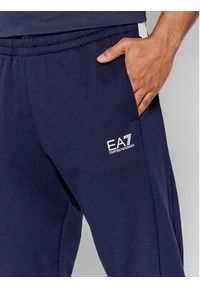 EA7 Emporio Armani Spodnie dresowe 3LPP81 PJEQZ 1554 Granatowy Regular Fit. Kolor: niebieski. Materiał: dresówka, bawełna