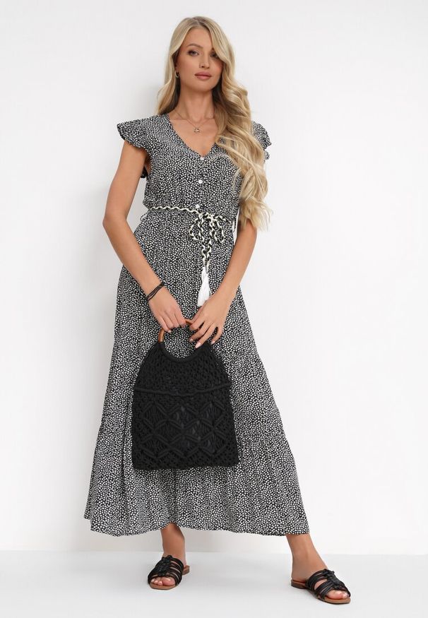 Born2be - Czarna Sukienka Tudanna. Typ kołnierza: dekolt w kształcie V. Kolor: czarny. Materiał: materiał, tkanina. Wzór: aplikacja, kwiaty, ażurowy. Długość: maxi