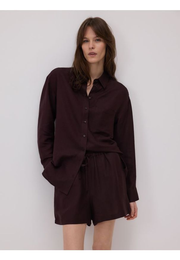 Reserved - Szorty z lnem - ciemnobrązowy. Kolor: brązowy. Materiał: len