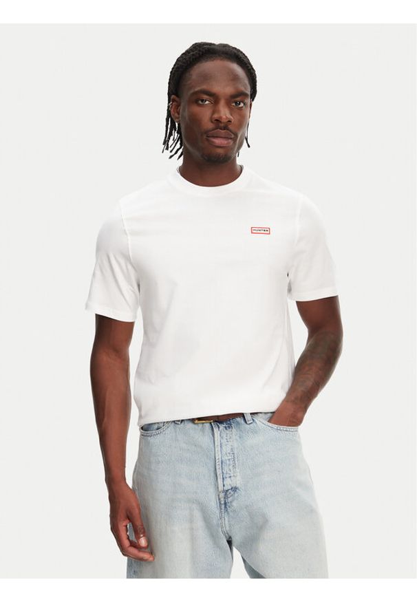 Hunter T-Shirt Tavish HARM0082251 Biały Regular Fit. Kolor: biały. Materiał: bawełna