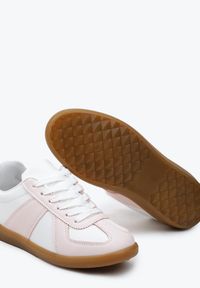 Renee - Różowo-Białe Sneakersy Tenisówki z Ozdobnymi Przeszyciami Sumina. Nosek buta: okrągły. Zapięcie: sznurówki. Kolor: różowy. Materiał: materiał. Obcas: na obcasie. Wysokość obcasa: niski #2