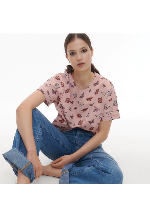 Reserved - Bawełniany t-shirt boxy - Różowy. Kolor: różowy. Materiał: bawełna