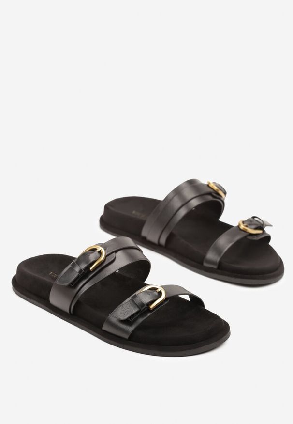 Renee - Czarne Klapki Vices z Dwoma Paskami i Klamrami Nilissea. Okazja: na spacer. Kolor: czarny. Styl: klasyczny, elegancki