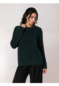 Sinsay - Sweter z futrzanym wykończeniem - zielony. Kolor: zielony. Materiał: futro