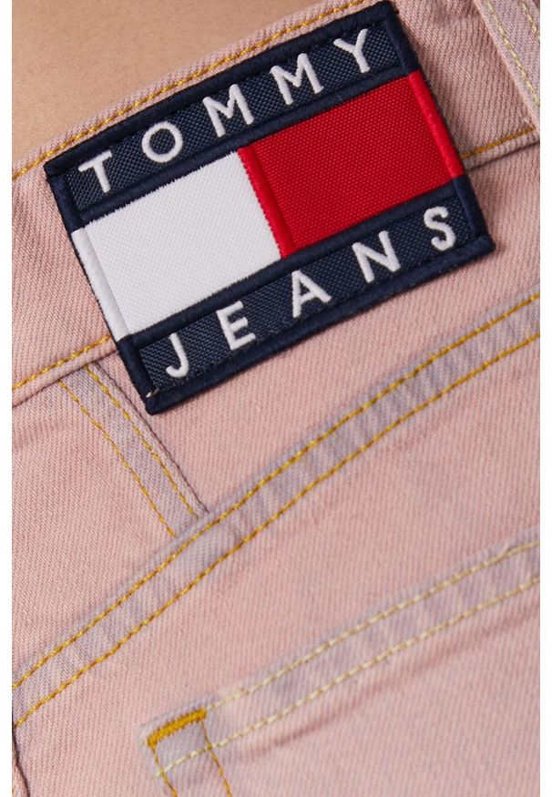 Tommy Jeans - Jeansy Mom. Stan: podwyższony. Kolor: różowy