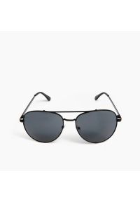 Cropp - Czarne okulary przeciwsłoneczne - Czarny. Kolor: czarny #1
