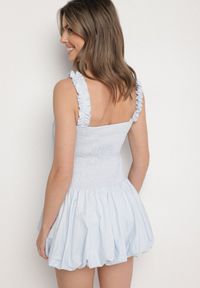 Born2be - Jasnoniebieska Bawełniana Sukienka Bombka na Ramiączkach z Elastyczną Górą Linarisena. Okazja: na imprezę, na co dzień. Typ kołnierza: kokarda. Kolor: niebieski. Materiał: bawełna. Długość rękawa: na ramiączkach. Typ sukienki: bombki. Styl: casual, elegancki #4