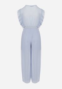Born2be - Jasnoniebieski Plisowany Kombinezon z Szerokimi Nogawkami i Wiązanym Paskiem Audra. Okazja: na co dzień. Kolor: niebieski. Sezon: wiosna, lato. Styl: casual, elegancki #5