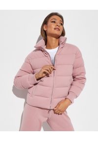 MONCLER - Różowa kurtka puchowa. Kolor: fioletowy, różowy, wielokolorowy. Materiał: puch