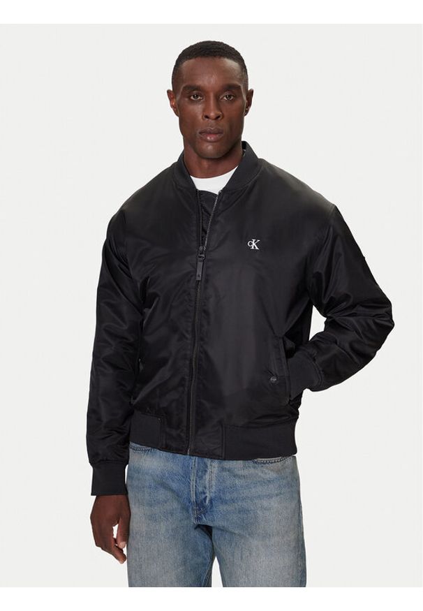 Calvin Klein Jeans Kurtka bomber LV04RC526G Czarny Regular Fit. Kolor: czarny. Materiał: syntetyk