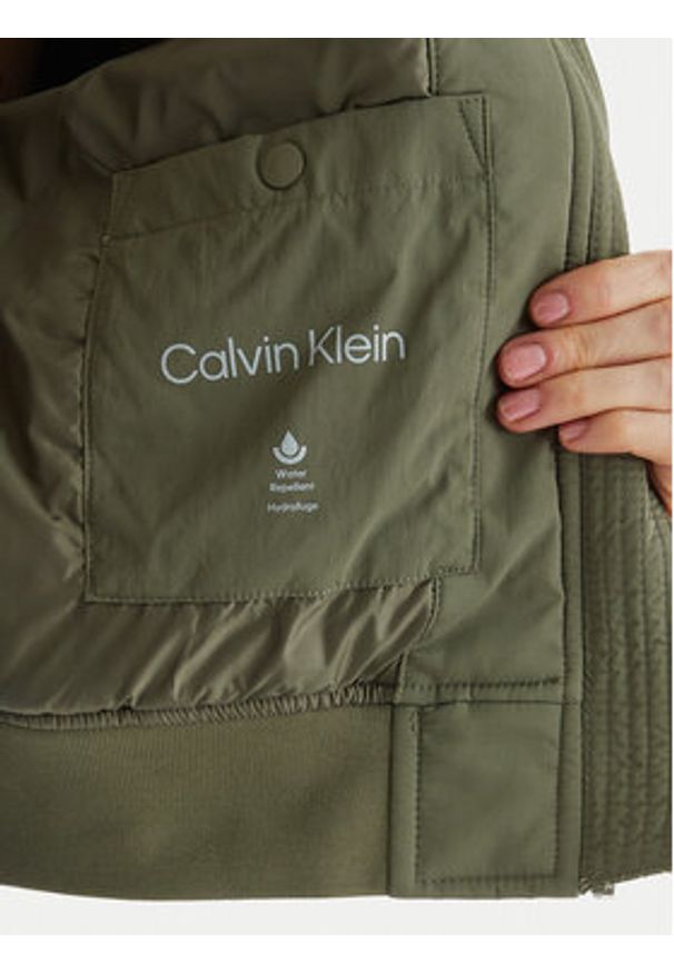 Calvin Klein Jeans Kurtka bomber Essential LV047F505G Zielony Regular Fit. Kolor: zielony. Materiał: syntetyk