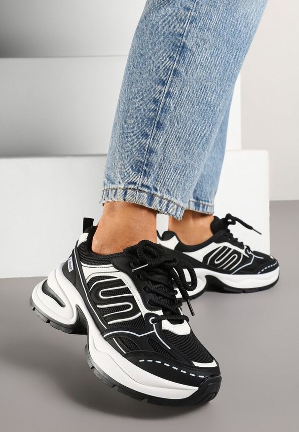 Born2be - Czarne Sneakersy na Grubej Podeszwie z Geometrycznym Wzorem Desitira. Okazja: na co dzień. Kolor: czarny. Materiał: jeans. Wzór: geometria. Obcas: na platformie