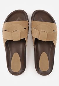 Born2be - Ciemnobeżowe Klapki z Przeplatanymi Paskami i Nitami przy Podeszwie Marivyn. Okazja: na co dzień, na randkę. Kolor: beżowy. Materiał: len. Sezon: lato. Styl: casual, elegancki #8