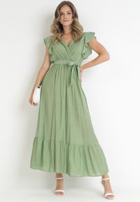Born2be - Zielona Rozkloszowana Sukienka z Wiązanym Paskiem Nonru. Kolor: zielony. Materiał: materiał. Wzór: aplikacja. Styl: wakacyjny. Długość: maxi #3