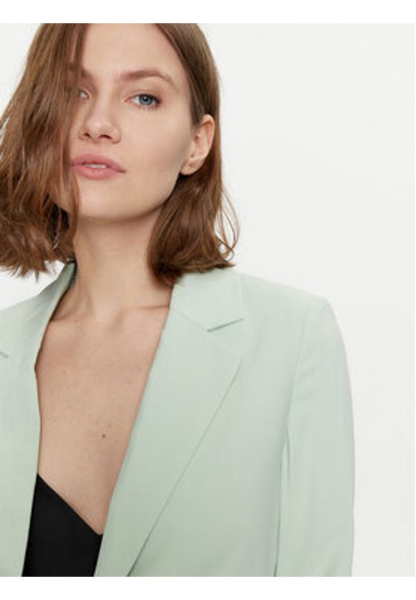 Vero Moda Marynarka Carmen 10287190 Zielony Boxy Fit. Typ kołnierza: typu carmen. Kolor: zielony. Materiał: wiskoza