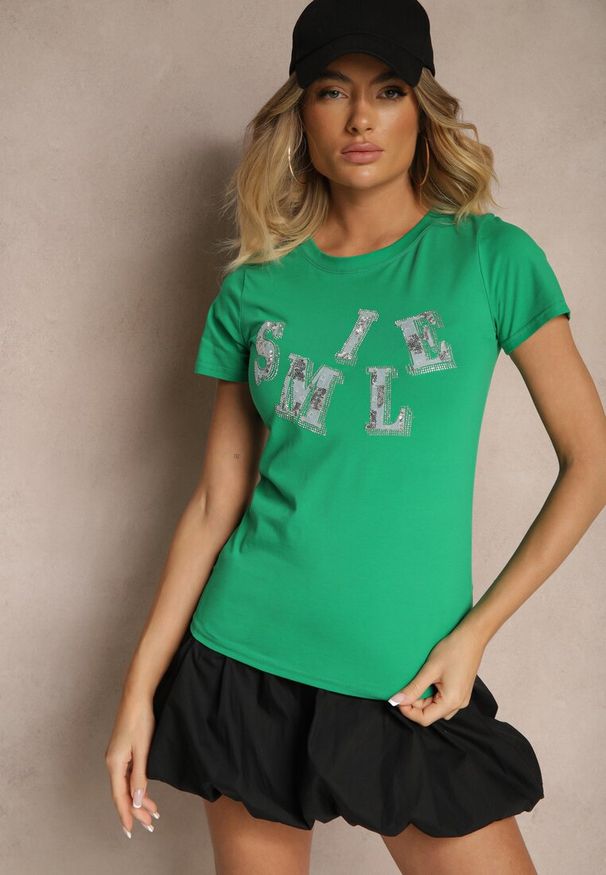 Renee - Ciemnozielony T-shirt z Bawełny z Napisem Smile Ozdobiony Cyrkoniami Olirella. Okazja: na spacer. Kolor: zielony. Materiał: bawełna. Wzór: napisy, aplikacja. Sezon: lato, wiosna. Styl: elegancki
