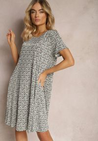 Renee - Zielona Wiskozowa Sukienka o Rozkloszowanym Fasonie z Ornamentalnym Wzorem Jasminas. Kolor: zielony. Materiał: wiskoza. Styl: boho