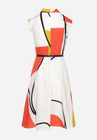 Born2be - Beżowo-Żółta Bawełniana Sukienka z Kopertowym Dekoltem o Rozkloszowanym Kroju z Paskiem z Ekoskóry Avelona. Typ kołnierza: dekolt kopertowy. Kolor: beżowy. Materiał: bawełna. Długość rękawa: krótki rękaw. Typ sukienki: kopertowe #5