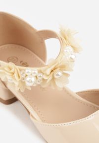Born2be - Beżowe Eleganckie Sandały Czółenka na Niskim Słupku z Kwiatową Aplikacją Hialea. Okazja: na uczelnię, na komunię. Kolor: beżowy. Wzór: aplikacja, kwiaty. Styl: elegancki #6