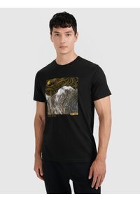 4f - 4F T-shirt regular z nadrukiem męski - czarny 3XL. Kolor: czarny. Materiał: skóra, bawełna. Wzór: nadruk