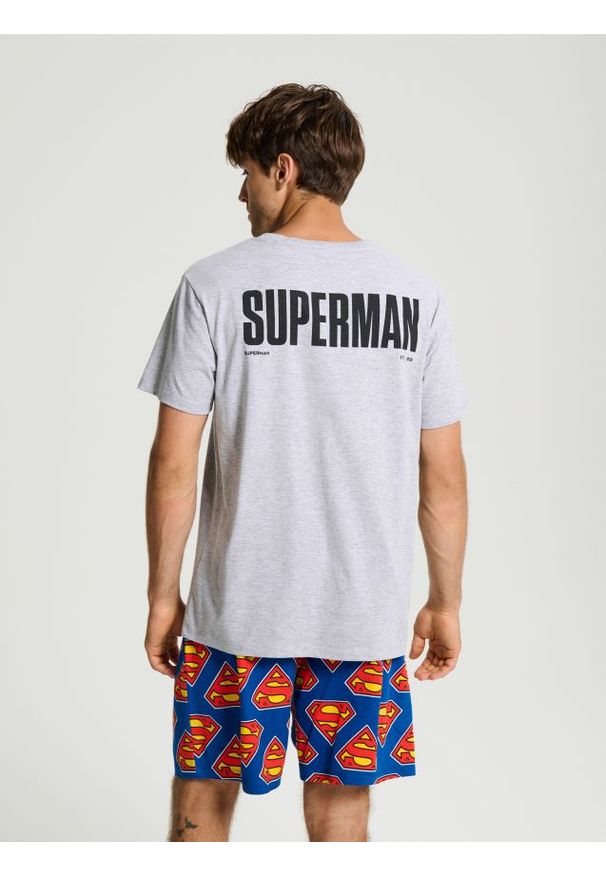 Sinsay - Piżama z domieszką wiskozy z nadrukiem na plecach Superman - wielobarwny. Materiał: wiskoza. Wzór: nadruk, motyw z bajki