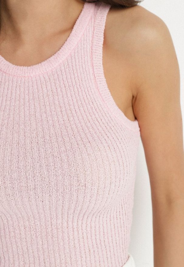 Born2be - Różowy Top z Prążkowanego Materiału Ovilora. Okazja: na co dzień, na spacer. Kolor: różowy. Materiał: materiał, prążkowany. Styl: casual