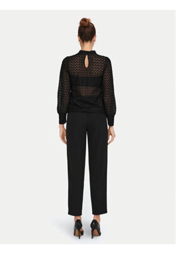 JDY Bluzka Avery 15268408 Czarny Regular Fit. Kolor: czarny. Materiał: syntetyk