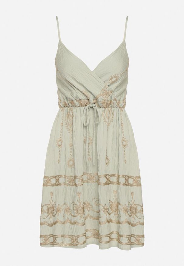 Born2be - Jasnozielona Sukienka Boho z Wiskozy na Ramiączkach Zdobiona Metalicznym Haftem Saleriela. Okazja: na spacer, na co dzień. Kolor: zielony. Materiał: wiskoza. Długość rękawa: na ramiączkach. Wzór: aplikacja, haft. Typ sukienki: rozkloszowane. Styl: boho