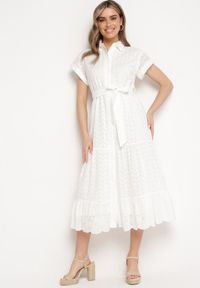 Born2be - Biała Sukienka Bawełniana z Ażurowym Wzorem i Wiązanym Paskiem Kelilena. Okazja: na co dzień. Kolor: biały. Materiał: bawełna. Długość rękawa: krótki rękaw. Wzór: ażurowy. Typ sukienki: rozkloszowane. Styl: casual, retro, elegancki #4