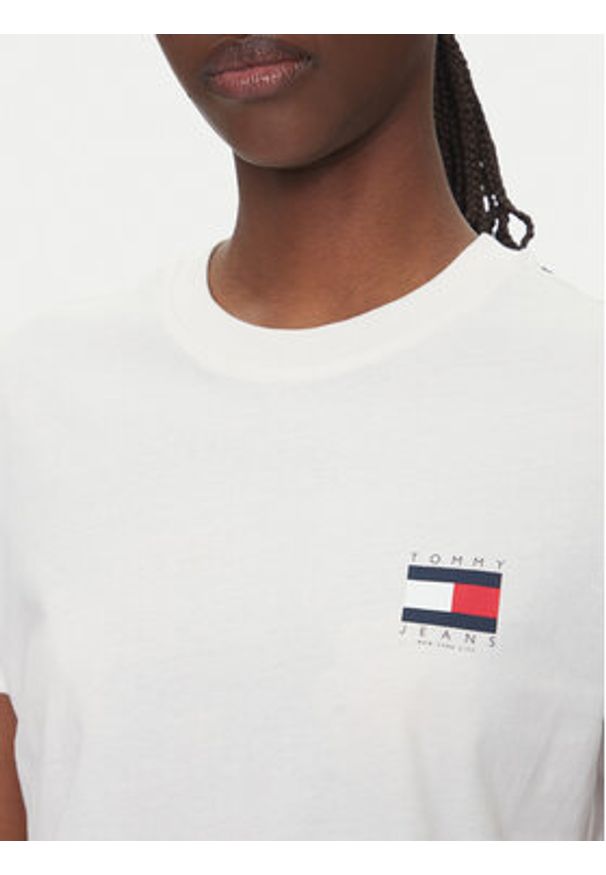 Tommy Jeans T-Shirt DW0DW21423 Biały Regular Fit. Kolor: biały. Materiał: bawełna