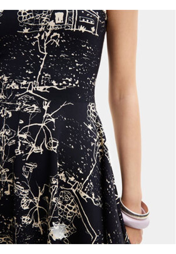 Desigual Sukienka letnia Tually 24SWVK09 Czarny Regular Fit. Kolor: czarny. Materiał: wiskoza. Sezon: lato