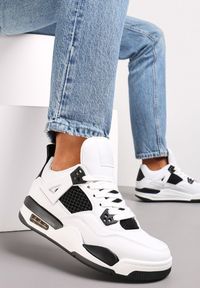Renee - Białe Sznurowane Sneakersy z Zaczepami na Płaskiej Grubej Podeszwie Dianybon. Kolor: biały. Materiał: materiał. Szerokość cholewki: normalna #1
