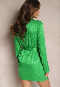 Renee - Zielona Kopertowa Sukienka Mini Wiązana w Pasie Wilera. Kolor: zielony. Typ sukienki: kopertowe. Styl: elegancki. Długość: mini