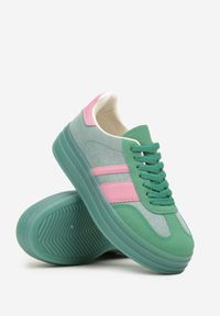 Renee - Zielono-Różowe Sneakersy w Stylu Tenisówek z Geometrycznym Wzorem Melundea. Okazja: na co dzień. Kolor: zielony. Materiał: jeans. Wzór: geometria. Obcas: na obcasie. Wysokość obcasa: niski