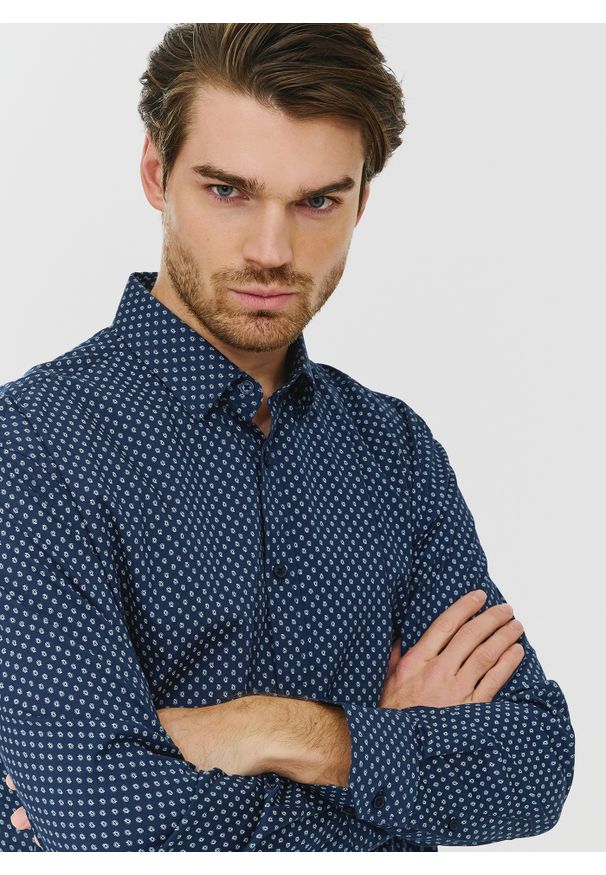PAKO LORENTE – Granatowa koszula o prostym kroju we wzór paisley P24SF-1X-029-G-R - Pako Lorente. Kolor: niebieski. Długość rękawa: długi rękaw. Długość: długie. Wzór: paisley