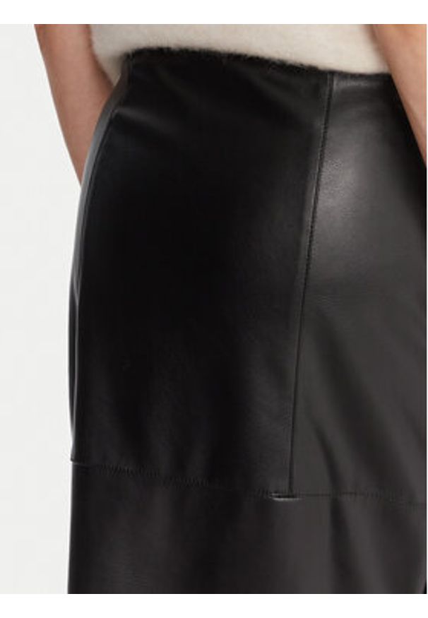 KAOS Spódnica z imitacji skóry RI1LE012 Czarny Regular Fit. Kolor: czarny. Materiał: syntetyk