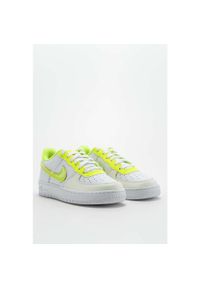 Buty do chodzenia damskie Nike Air Force 1. Kolor: biały. Model: Nike Air Force. Sport: turystyka piesza